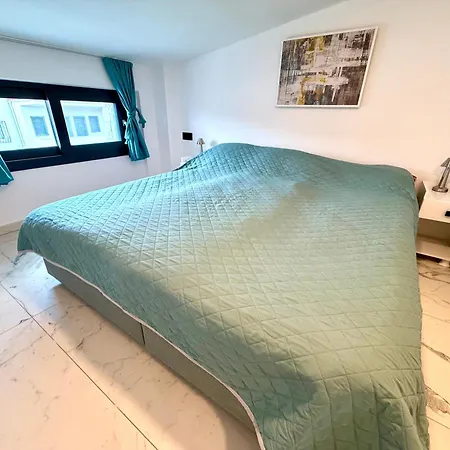 Sunny Aparts Sea View Апартаменты