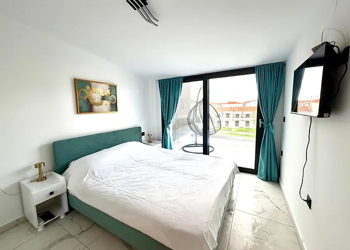 Sunny Aparts Sea View Апартаменты Полихроно