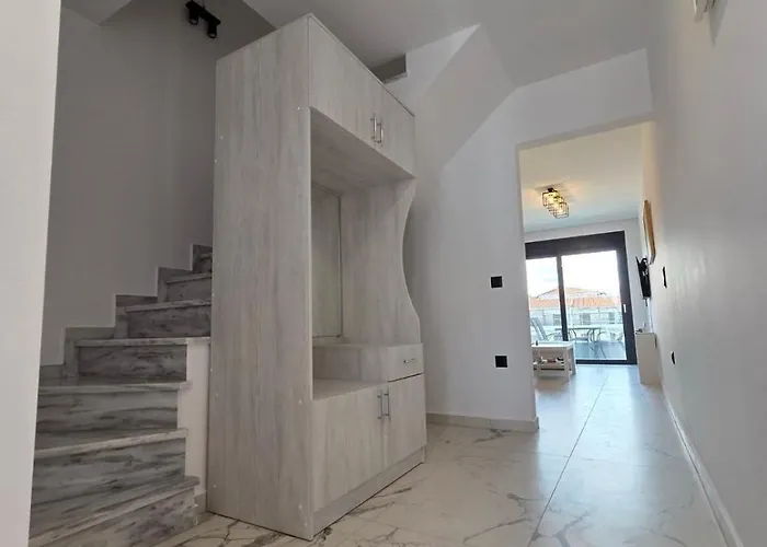 Sunny Aparts Sea View Апартаменты *