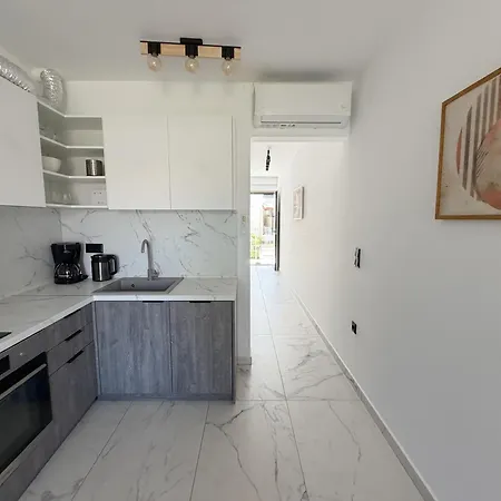 Mezonett Sea View Apartment Polychrono
