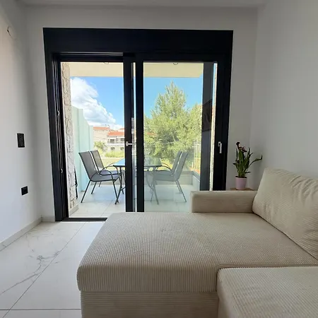 Apartment Mezonett Sea View